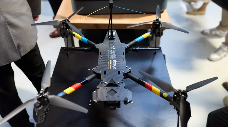 Zelenskyy receives first Linza 3.0 UAV produced at Ukrainian-German joint venture – photos