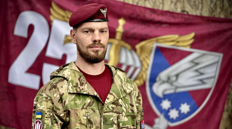 Десантнику Ірландцю, який 5 днів без води та зв'язку відбивав штурми, дали Героя України