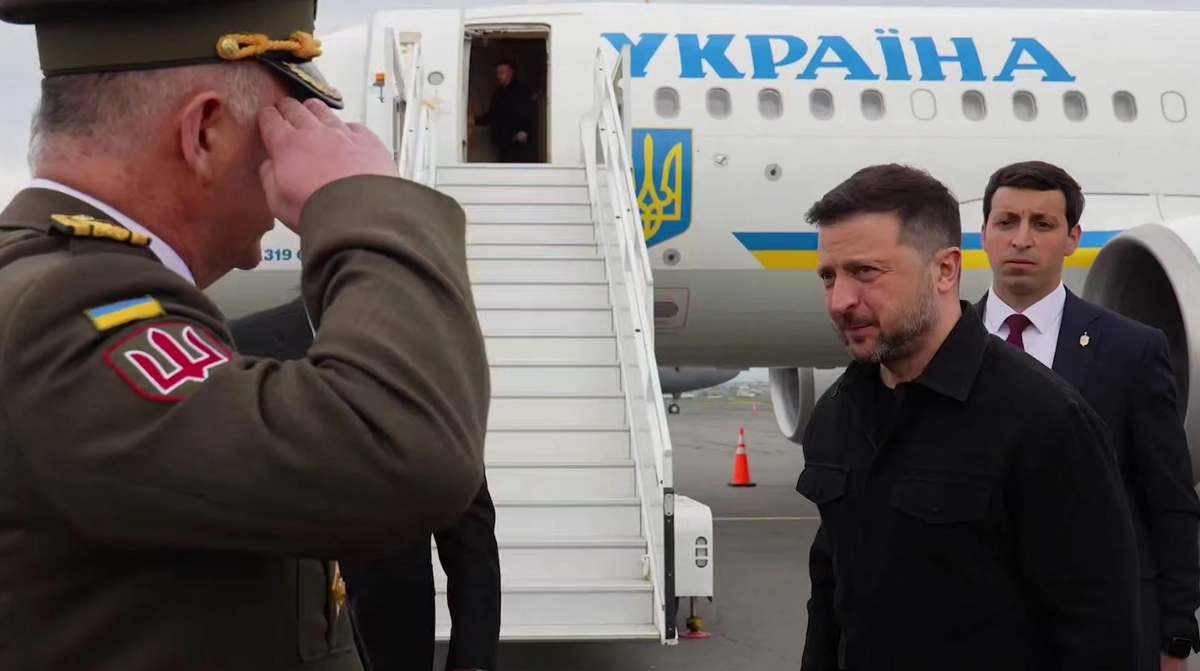 Zelenskyy arrives in Yerevan for series of high-level meetings – video