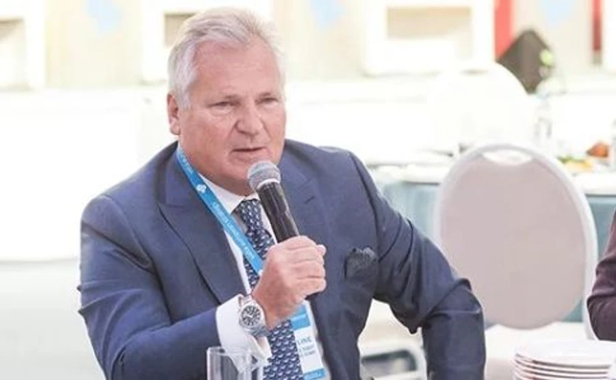 Квасьневский: У Путина две цели, за Украину он готов бороться