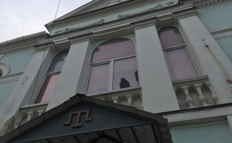 У будівлю Меджлісу в Херсоні кинули вибухівку