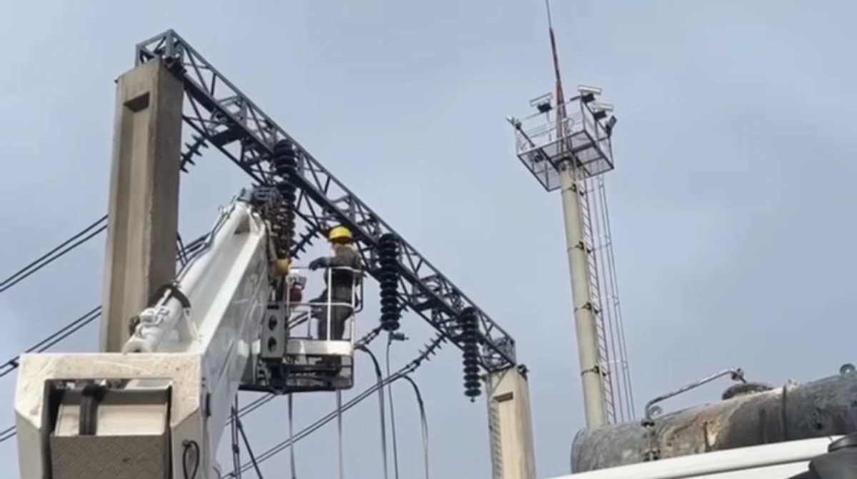 Ukraine's energy company shows extent of damage to energy facilities after Russian attacks on Odesa Oblast – video