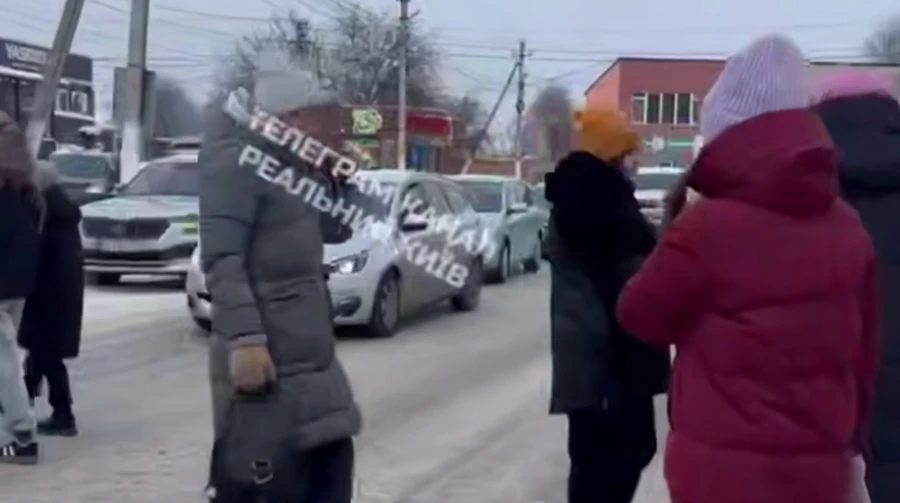 Це не пришвидшить відновлення світла: глава Київської ОВА закликав людей не перекривати дороги