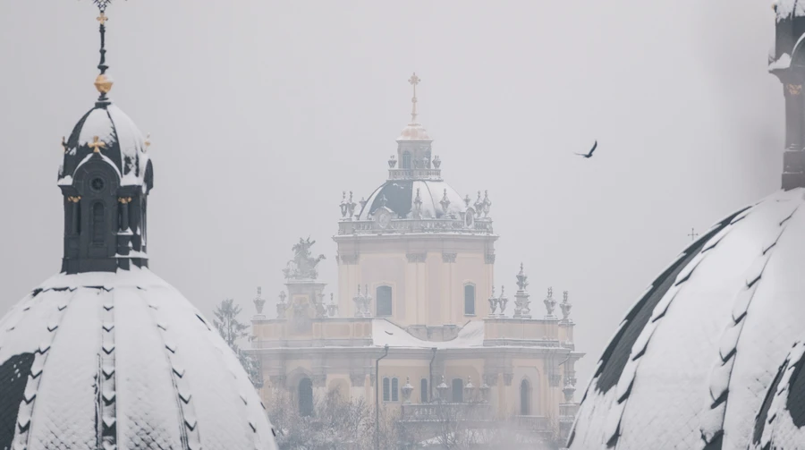 Синоптики попередили про невеликі морози й ожеледицю в четвер: діятиме жовтий рівень небезпеки