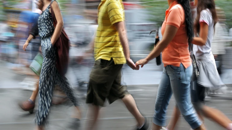 Як прочитати емоції людини за стилем її ходьби