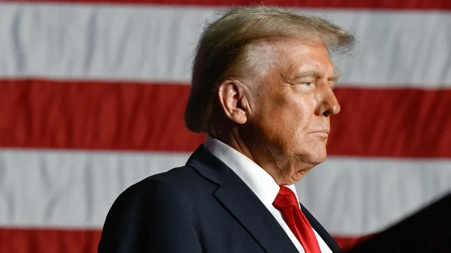 Politico, CNN и MS NOW подают в суд на Трампа из-за недопуска журналистов в Белый дом