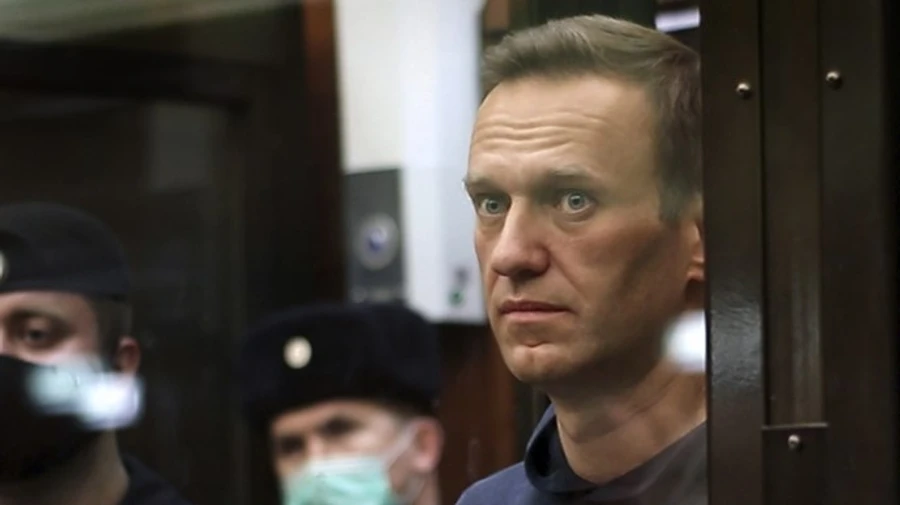 Putin's message is played to imprisoned Navalny for 100 days in a row