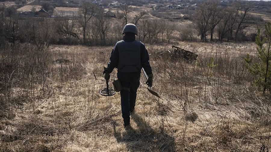 Man killed by Russian explosives in Kherson Oblast while trying to move them
