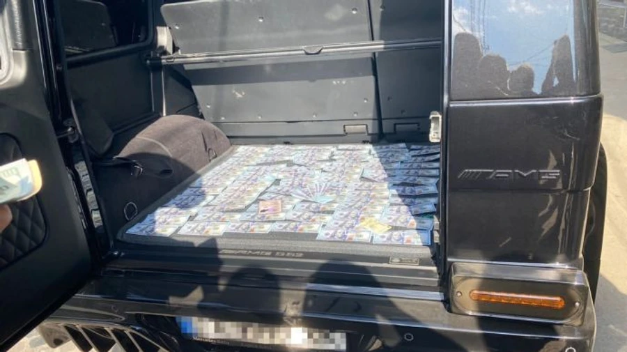 Харків’янин допомагав чоловікам тікати за кордон на Закарпатті за $20 тисяч – ДБР