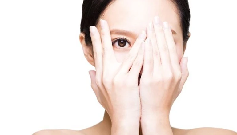 Ох же ж ці прищі! Як позбутись вугревого висипу та не нашкодити собі. Бесіда з дерматологом