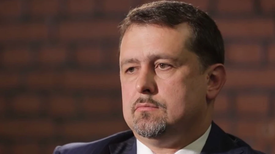 Суд залишив без розгляду позов Семочка про поновлення на посаді