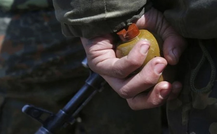 Український військовий хотів підірвати себе, щоб не здатись в полон – АТО