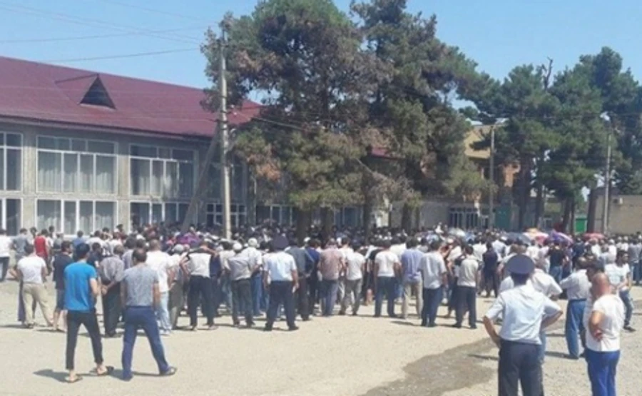 На Одесчине убили ребенка: община устроила погром, требует выселить цыган