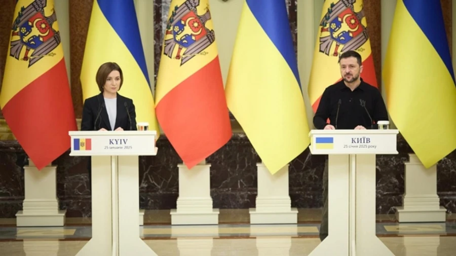 Зеленский: Военная помощь Украине со стороны США не остановлена