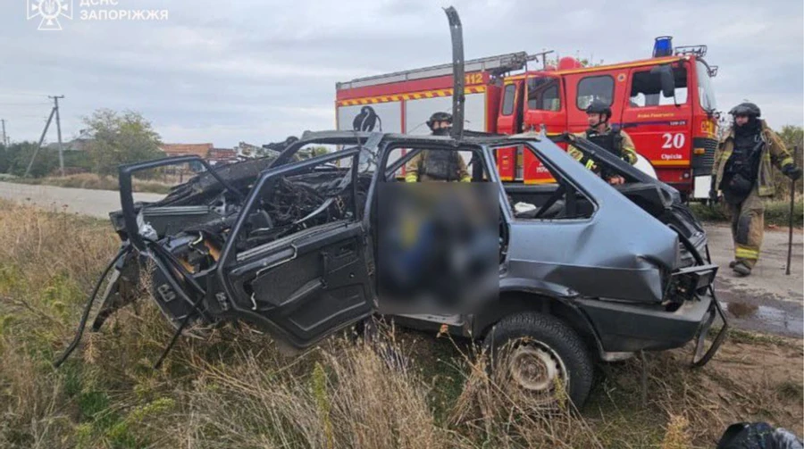 Russians hit car in Zaporizhzhia Oblast, killing two people