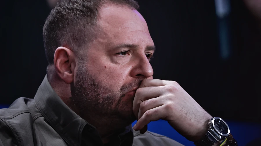 After his release and searches, Yermak announced that he was going to the front: I am an honest and decent person