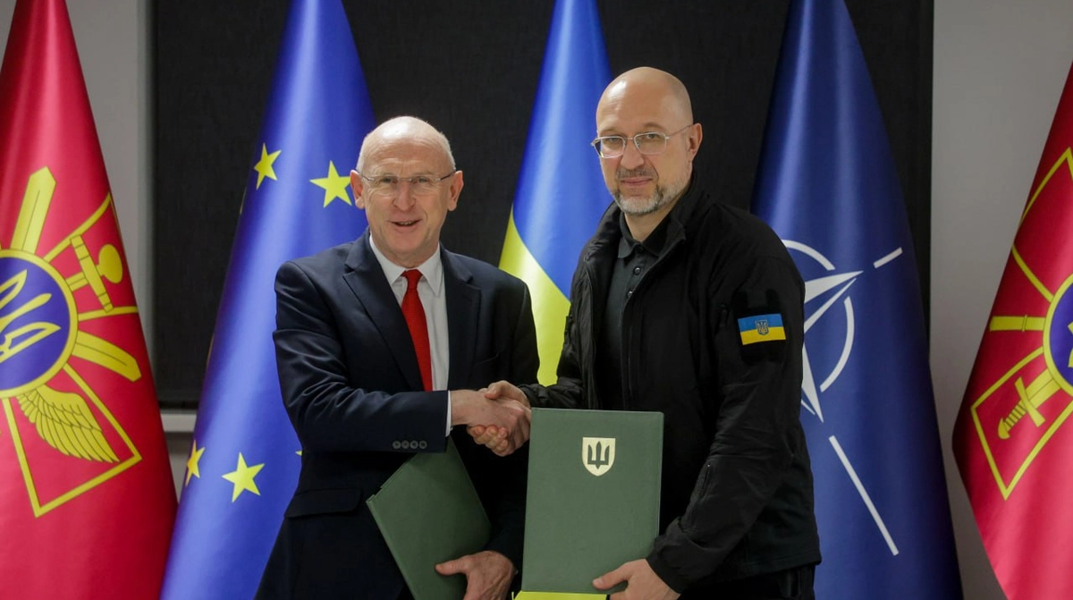 UK defence secretary and Ukrainian counterpart sign roadmap for 100-year partnership in Kyiv