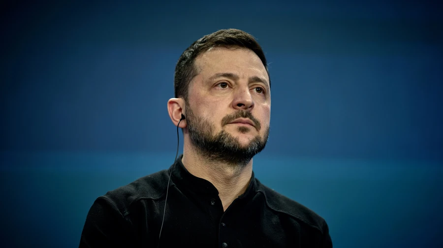 Зеленський: монобільшість працює, попри спроби її розвалити і бажання частини депутатів хоче скласти мандати