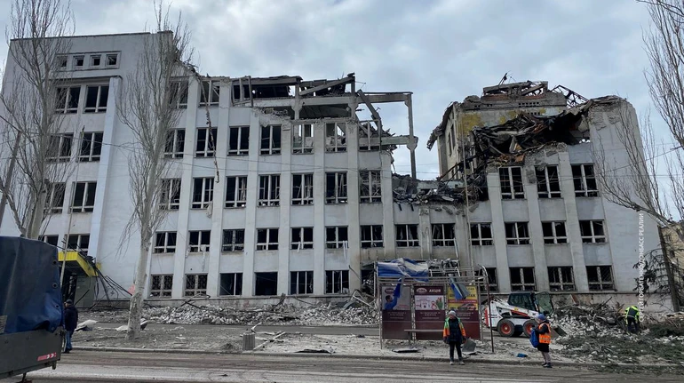 Трое детей и трое взрослых ранены из-за удара КАБом по центру Краматорска