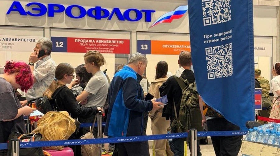 Ukrainian drones paralyse Moscow as over 500 flights are disrupted at airports
