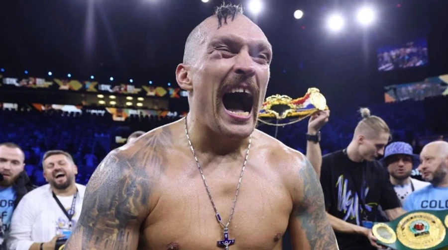 Ф'юрі – довбаний боягуз: менеджер Усика відреагував на перенесення бою