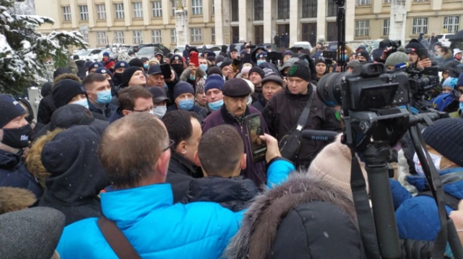 Жители Ужгорода вышли на новый тарифный митинг