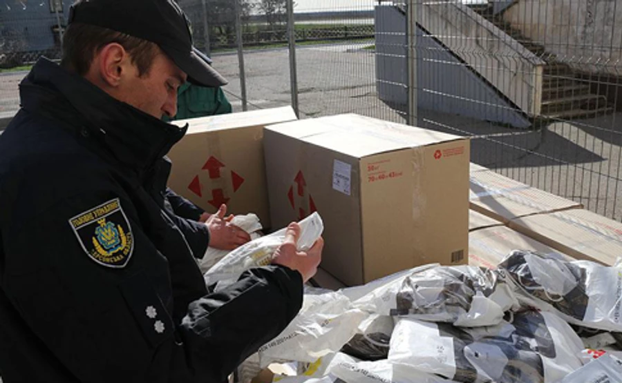 З України не дали вивезти респіраторів на мільйон гривень