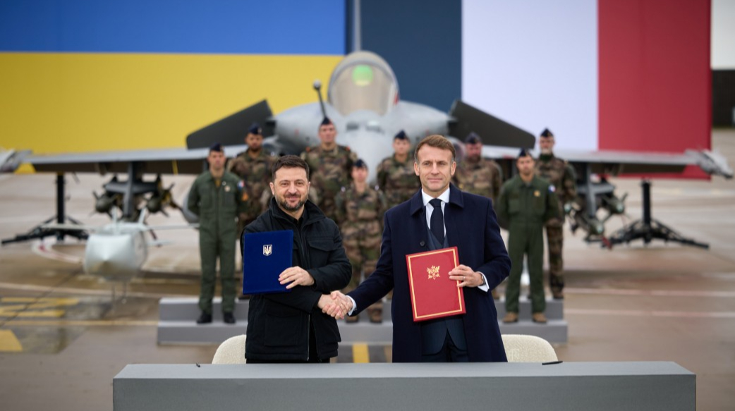 Zelenskyy annuncia dettagli dell’accordo con la Francia: 100 aerei Rafale, sistemi di difesa aerea e missili