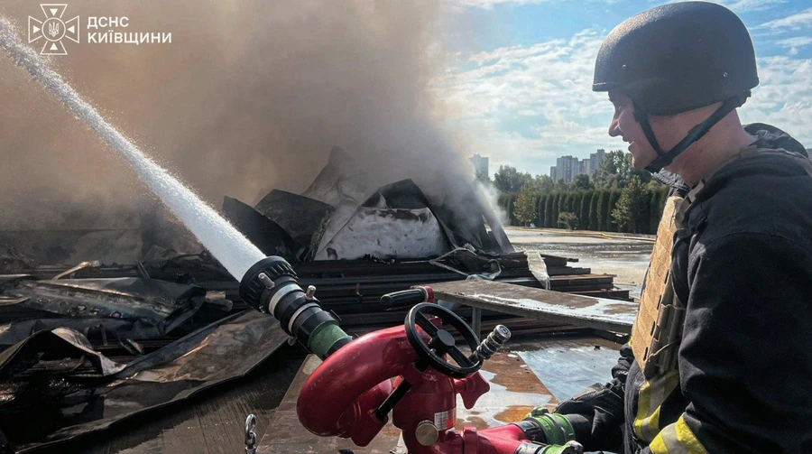 Russian strikes on Kyiv Oblast: eight injured in Pohreby, warehouses damaged in three districts