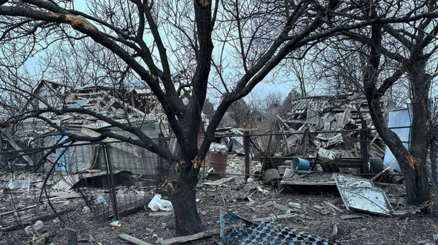 Russians hit Kozacha Lopan with guided bombs, injuring man