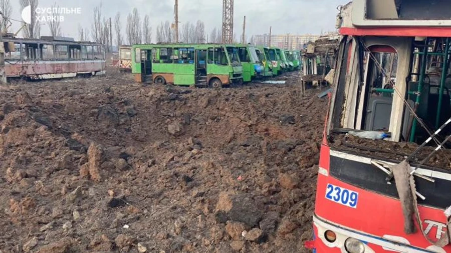 Российские ракеты ночью попали в транспортное депо и жилой объект в Харькове