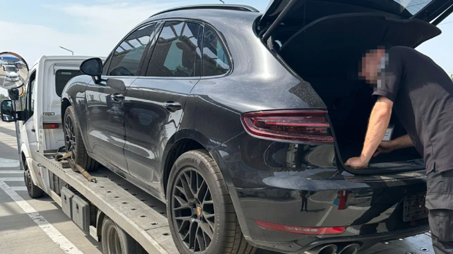 Майно родини ексвійськкома Борисова арештували: родичі намагалися врятувати Porsche – ДБР