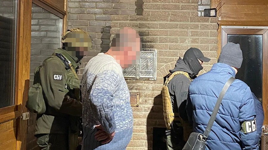 СБУ задержала предателя, который помогал военным РФ красть людей из Киевской области 