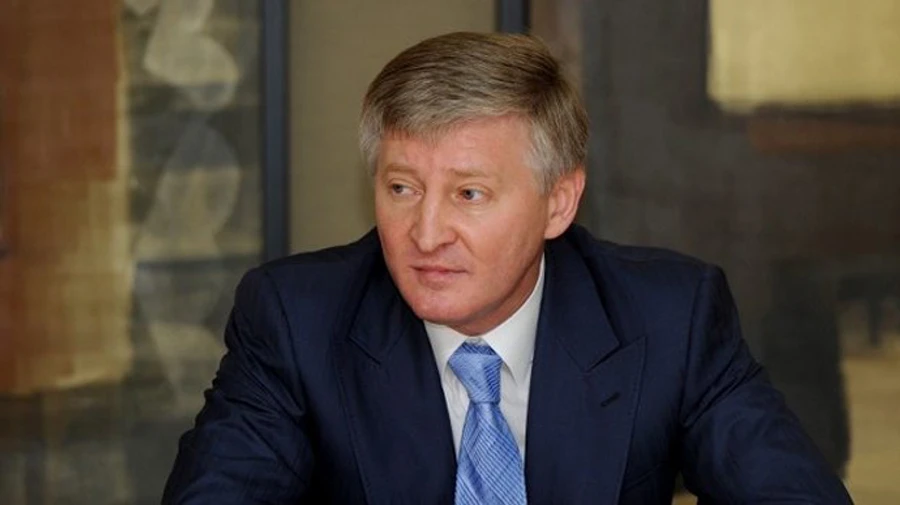 Зеленський і Ахметов побили горщики після закону про олігархів і звільнення Разумкова 