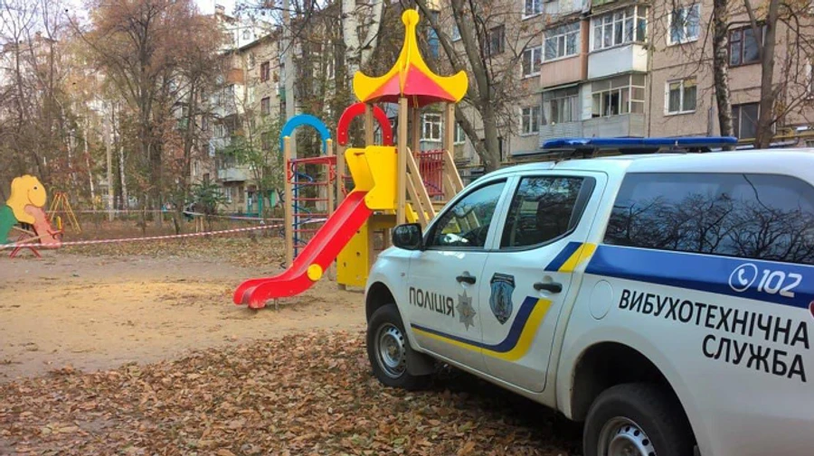 Мужчина бросил две гранаты в квартиру экс-жены, а третьей оторвал себе руку 