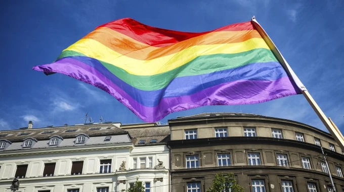 МЗС Росії висловило протест США, Британії та Канаді через прапори ЛГБТ