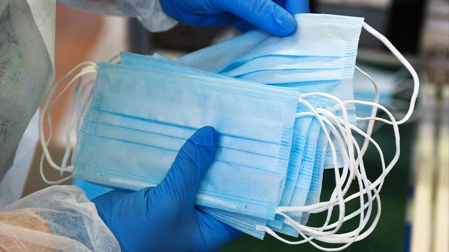 Поліклініка МВС переплатила в 4 рази на закупівлі медмасок