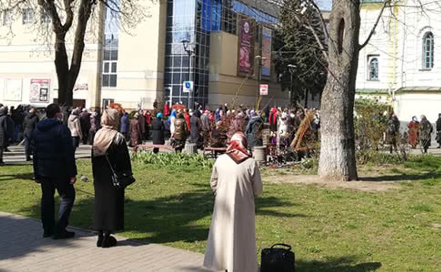 Після служб у храмах на Вербну неділю стався стрибок захворюваності – МОЗ