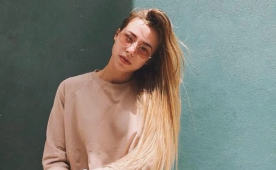 Скандальній російській блогерці заборонили в’їзд до України