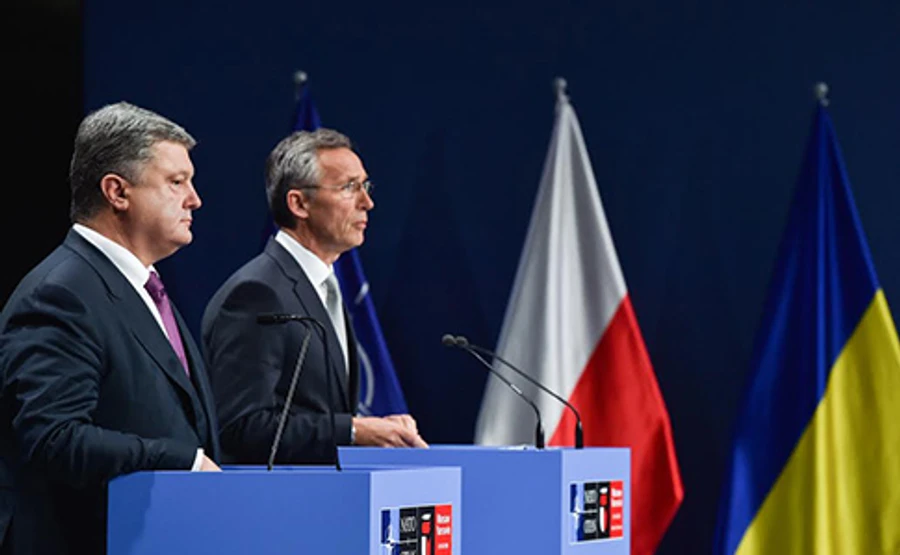 Poroshenko Asks NATO to Launch Crimea ‘De-occupation’ Program