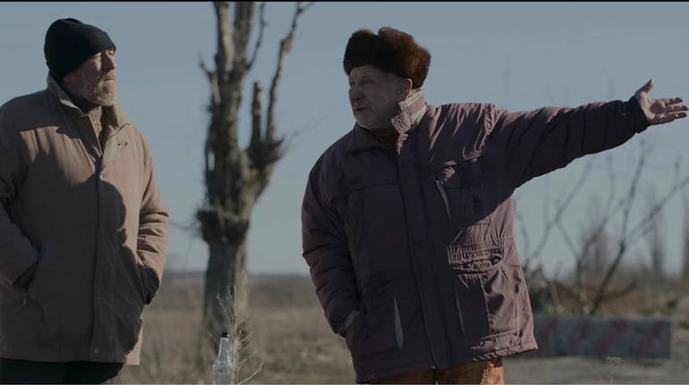 Жданов, Ямненко і пасіка на межі. Рецензія на фільм Сірі бджоли по роману Андрія Куркова