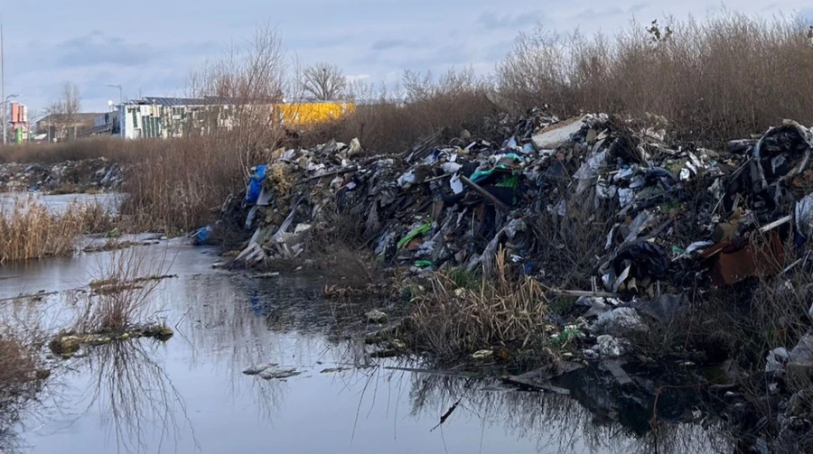 Прокуратура через суд вимагає ліквідувати небезпечне сміттєзвалище в Ірпені