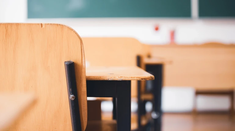 В одній з київських шкіл вчитель викладав російською: учні зняли це на відео і його звільнили