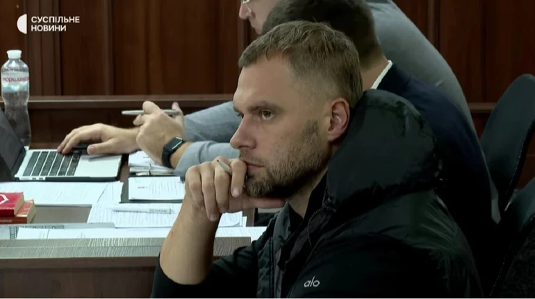 Журналисты обнаружили у близких Кропивы недвижимость, автомобили и российские паспорта