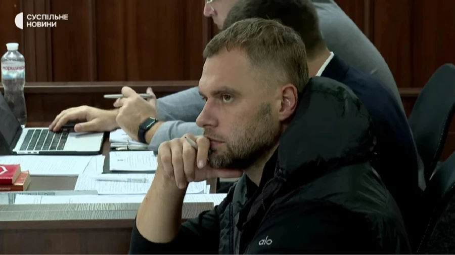 Журналисты обнаружили у близких Кропивы недвижимость, автомобили и российские паспорта