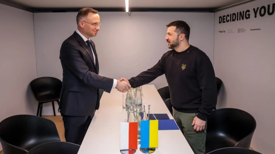 Должны сделать все возможное, чтобы Украина вернула все территории − Дуда 