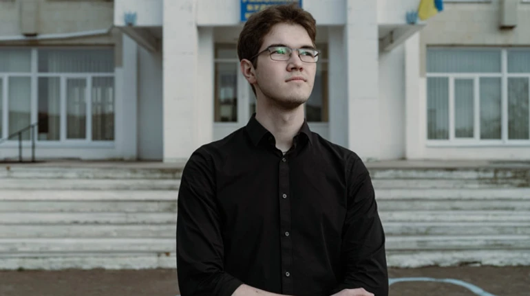 Я бачу свою місію в тому, щоб допомагати людям. Історія підлітка з Чернігівщини, який допомагав людям під час та після окупації