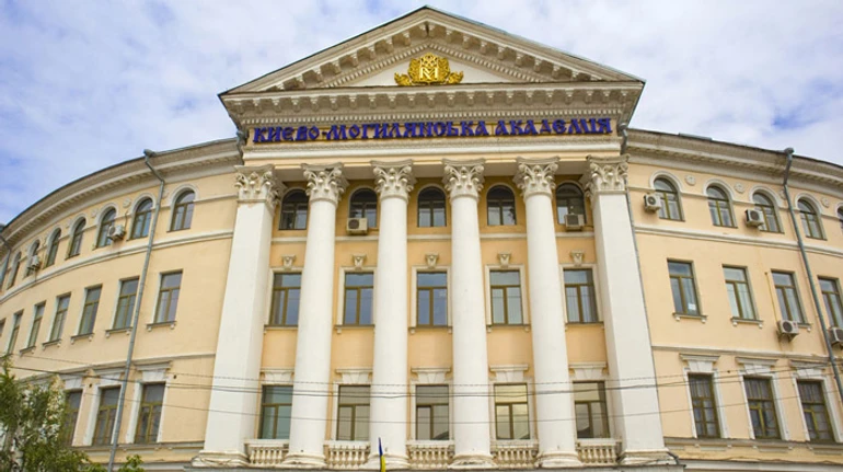 Скандальні вибори у Могилянці: війна між Шкарлетом і Квітом, подвійні стандарти МОН та настрої в академії