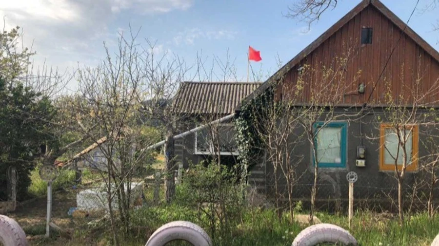 Полиция возбудила дело против мужчины, который с флагом СССР праздновал 1 мая