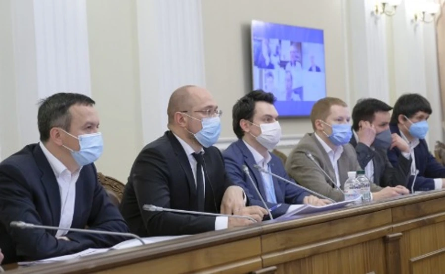 Шмыгаль уверяет, что Украина готова к возможному следующему пику COVID-19